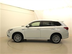 アウトランダーPHEVGプラスPKG