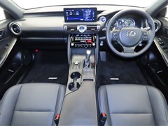 IS300h ベースグレード