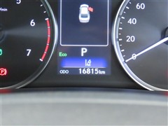 IS300h ベースグレード