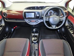 ヴィッツ ジュエラ