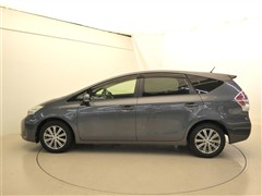 プリウスアルファ S