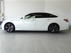 クラウンハイブリッドRSリミテッド