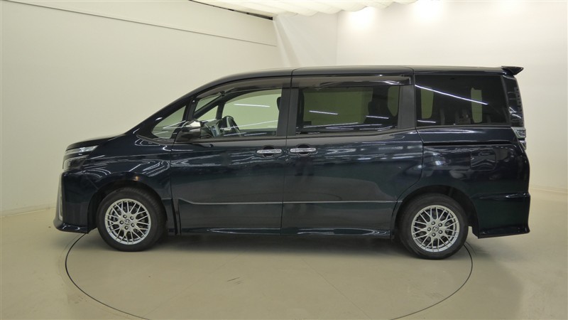 ヴォクシー hv ZS キラメキ3（04601B934788）の中古車 | トヨタ認定