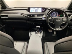 UX250h FSPORT ムーンルーフ