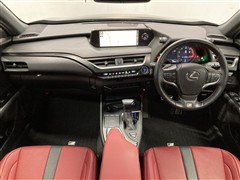 UX250h FSPORT ムーンルーフ