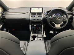 NX300h FSPORT ムーンルーフ