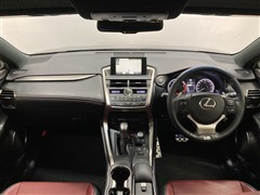 NX200t FSPORT サンルーフ