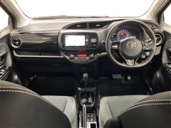 ヴィッツHEV UスポーティPKG