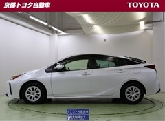 プリウス S
