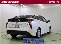 プリウス Sセーフティプラス