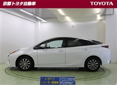 プリウス A