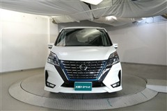 セレナ E-パワー ハイウェイスターV