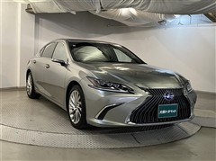 ES300h バージョンL