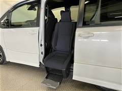 ノア Si サイドリフトアップ チル