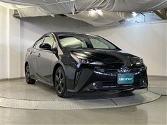 プリウス Sツーリングセレ ブラッ