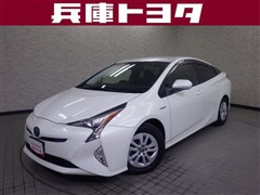 トヨタ プリウス Sセーフティ-プラス