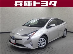 トヨタ プリウス Sセーフティ-プラス