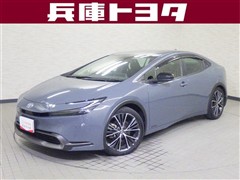 プリウス G E-Four