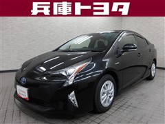 トヨタ　プリウス S