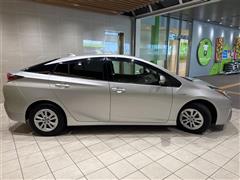 プリウス Sセーフティプラス