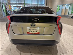 プリウス Sセーフティプラス