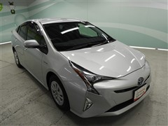 プリウス Sセーフティプラス