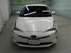 プリウス Sセーフティプラス