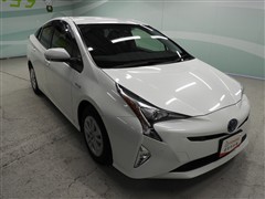 プリウス Sセーフティプラス