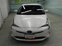 プリウス Sセーフティプラス