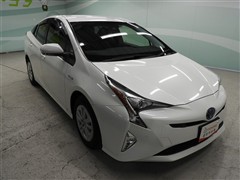 プリウス Sセーフティプラス