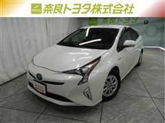 プリウス Sセーフティプラス