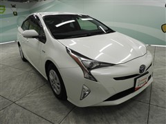 プリウス Sセーフティプラス