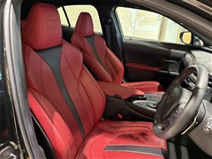 UX250h Fスポーツ