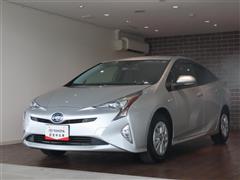 プリウス Sセーフティプラス