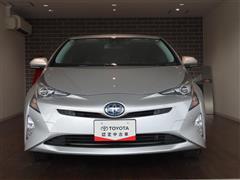 プリウス Sセーフティプラス