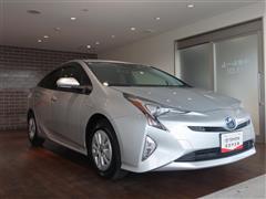 プリウス Sセーフティプラス