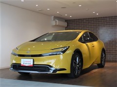トヨタ　プリウス Z