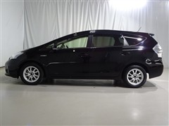 プリウスアルファ S