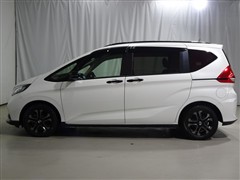 フリードHV クロスター BKスタイル