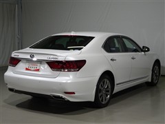 LS600h バージョンL 4WD