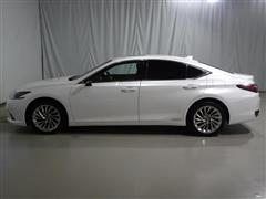 ES300h バージョンL