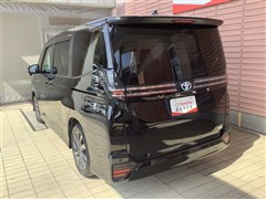 ヴォクシーHEV S-Z