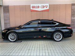 ES300h バージョンL
