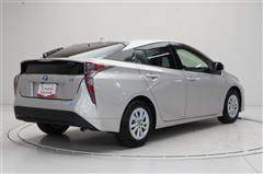 プリウス Sセーフティプラス