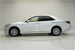 クラウンロイヤルRサルーン i-Four