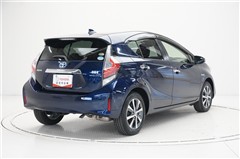 アクア Sスタイルブラック