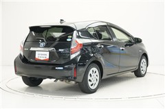 アクア Sスタイルブラック