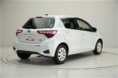 ヴィッツ ハイブリッド F