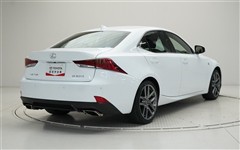 IS200t Fスポーツ