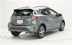 アクア クロスオーバー グラム